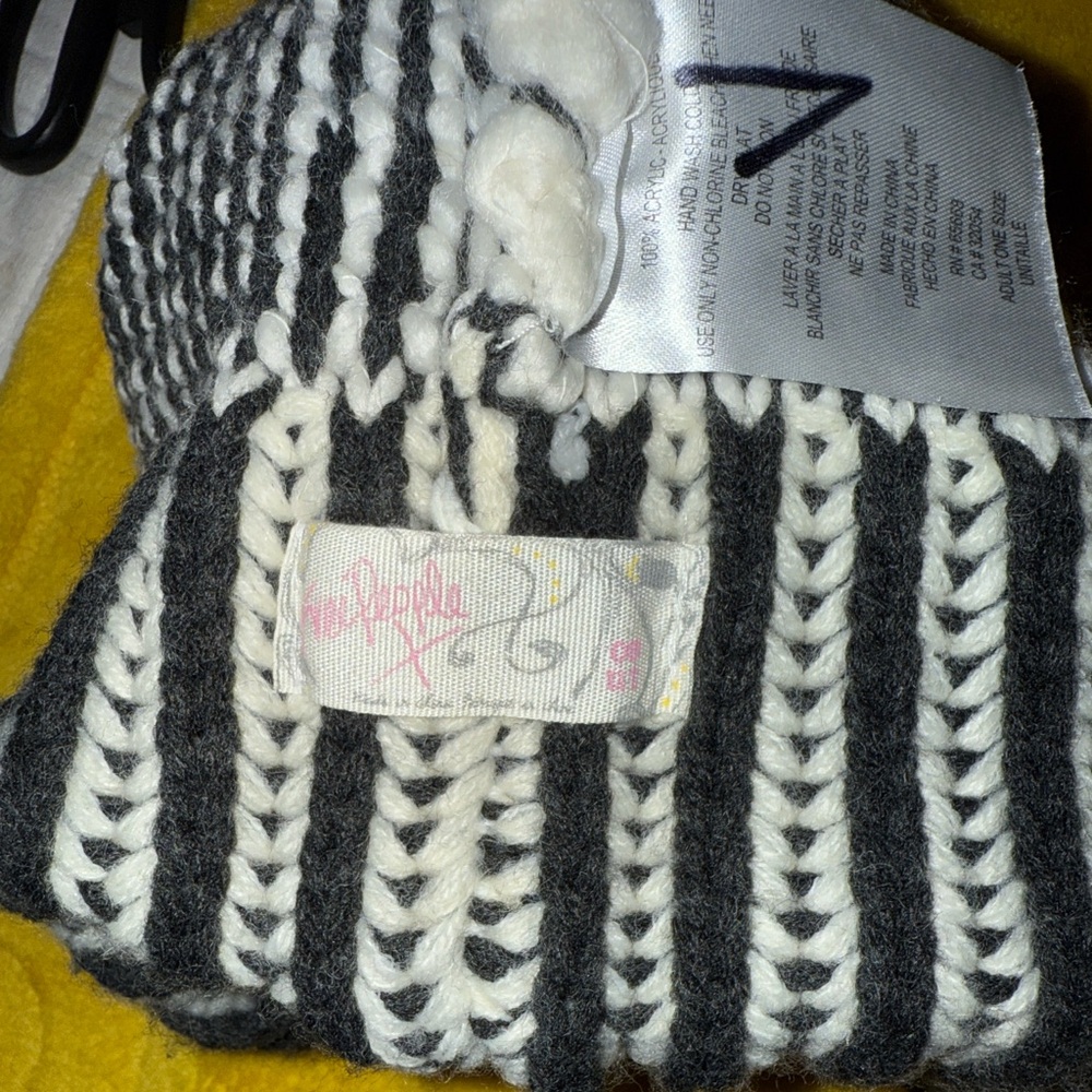 Free People Black and White Knit Pom-Pom Hat - Picture 5 of 8